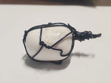 Load image into Gallery viewer, scolecite pendant In Spyrit Metaphysical
